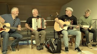 Snakes in Exile - 39 - Queen cover