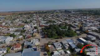 Una Vueltita Aérea por Adelia María