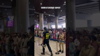 Crowd Fadfada Chuke Kabutar Baj Udane Wala Hai