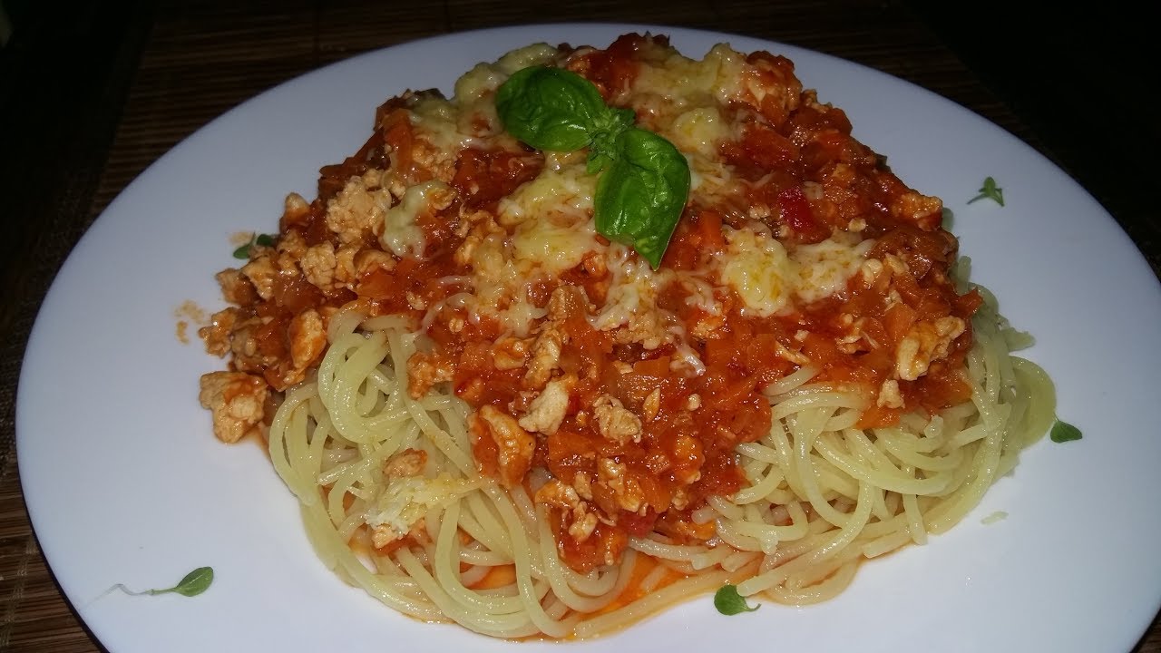 Спагетти болонезе с куриной грудкой