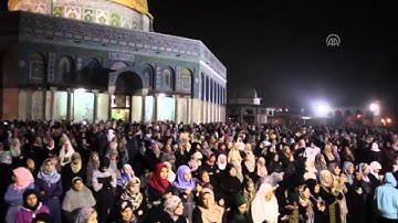 Thousands gather at Al Aqsa Mosque on Laylat Al Qadr