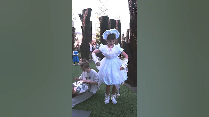 Robot & Handpan in #expo2025 Osaka #babyslow #dance #robot #robotdance #ロボット #ダンス #ロボットダンス #handpan