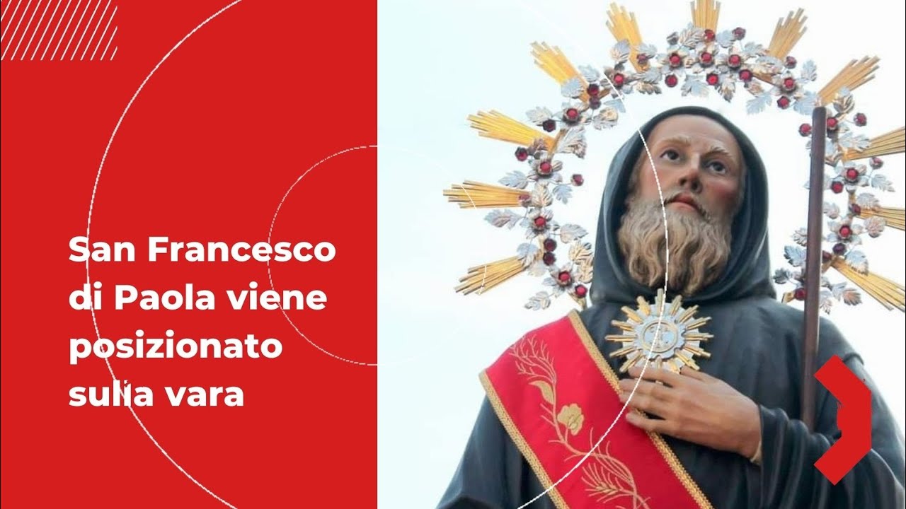Statua Di San Francesco Di Paola La statua di San Francesco di Paola viene posizionata sulla vara