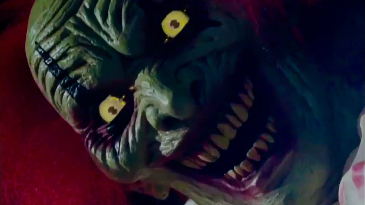 Creepy Towering Clown | Spirit Sneak Peeks 2017