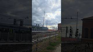 Trenitalia Class E.464 leaves Venice Santa Lucia #shorts #shortsfeed #train #italy