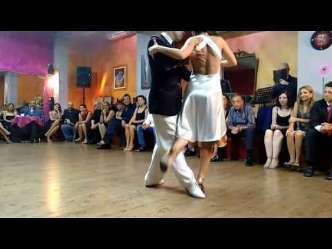 Agustina Gomez y Joaquín Besga bailan "De Floreo" de Osvaldo Pugliese