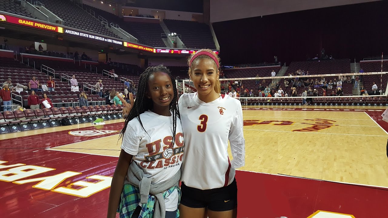 Mia Muggles & Nikki Withers playing a little pepper before game YouTube