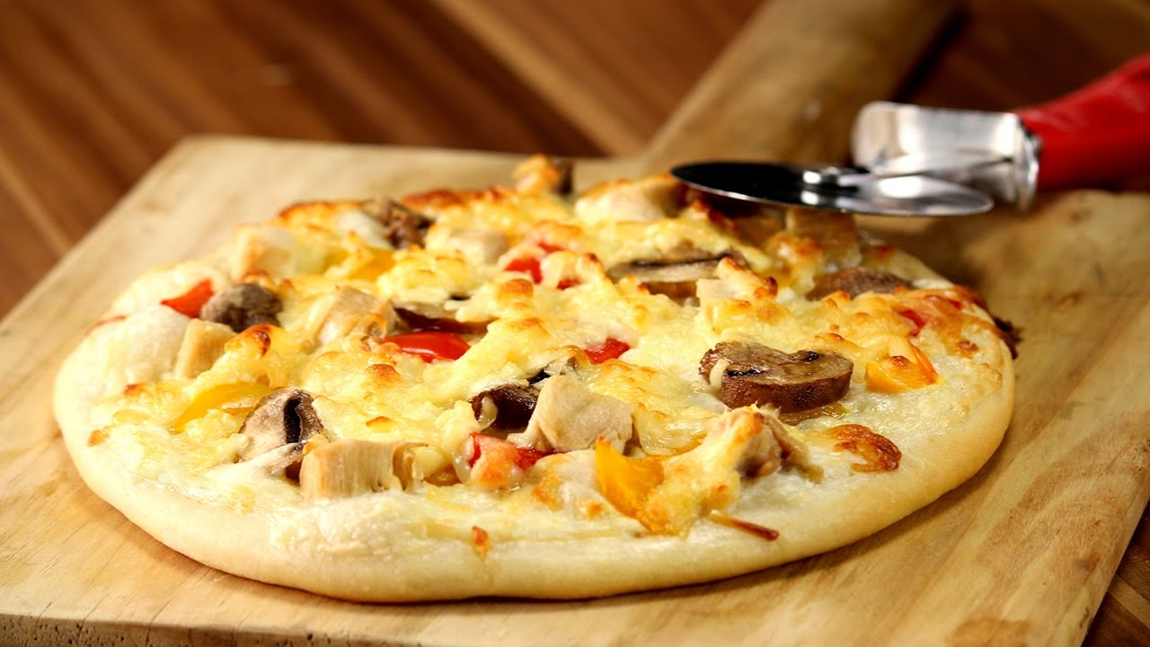 Creamy Chicken And Veg Pizza