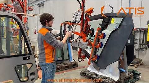 40240063 ATISmirus 200 industrial manipulator with suction cups: forklift doors lifting