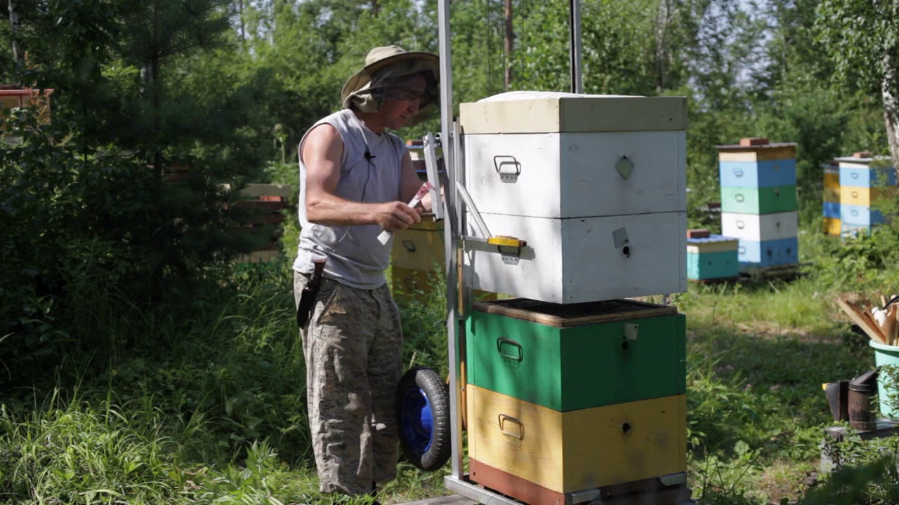 Работаю с подъемником.