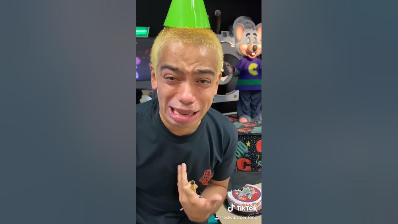 Nobody came to his Chuck E Cheese birthday :(