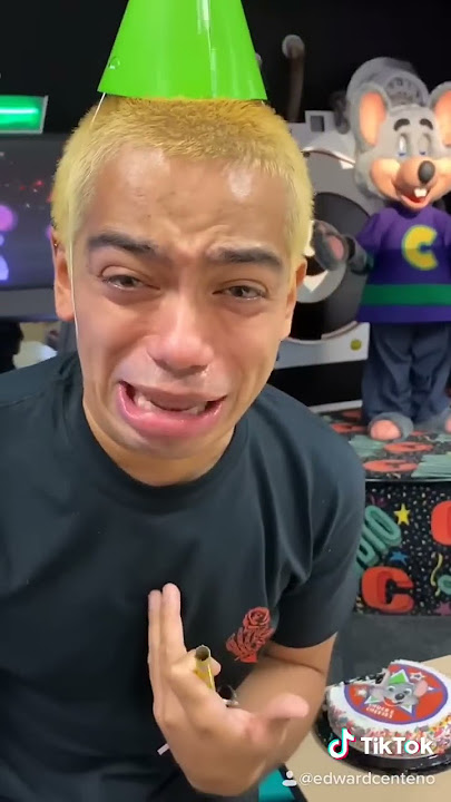 Nobody came to his Chuck E Cheese birthday :(