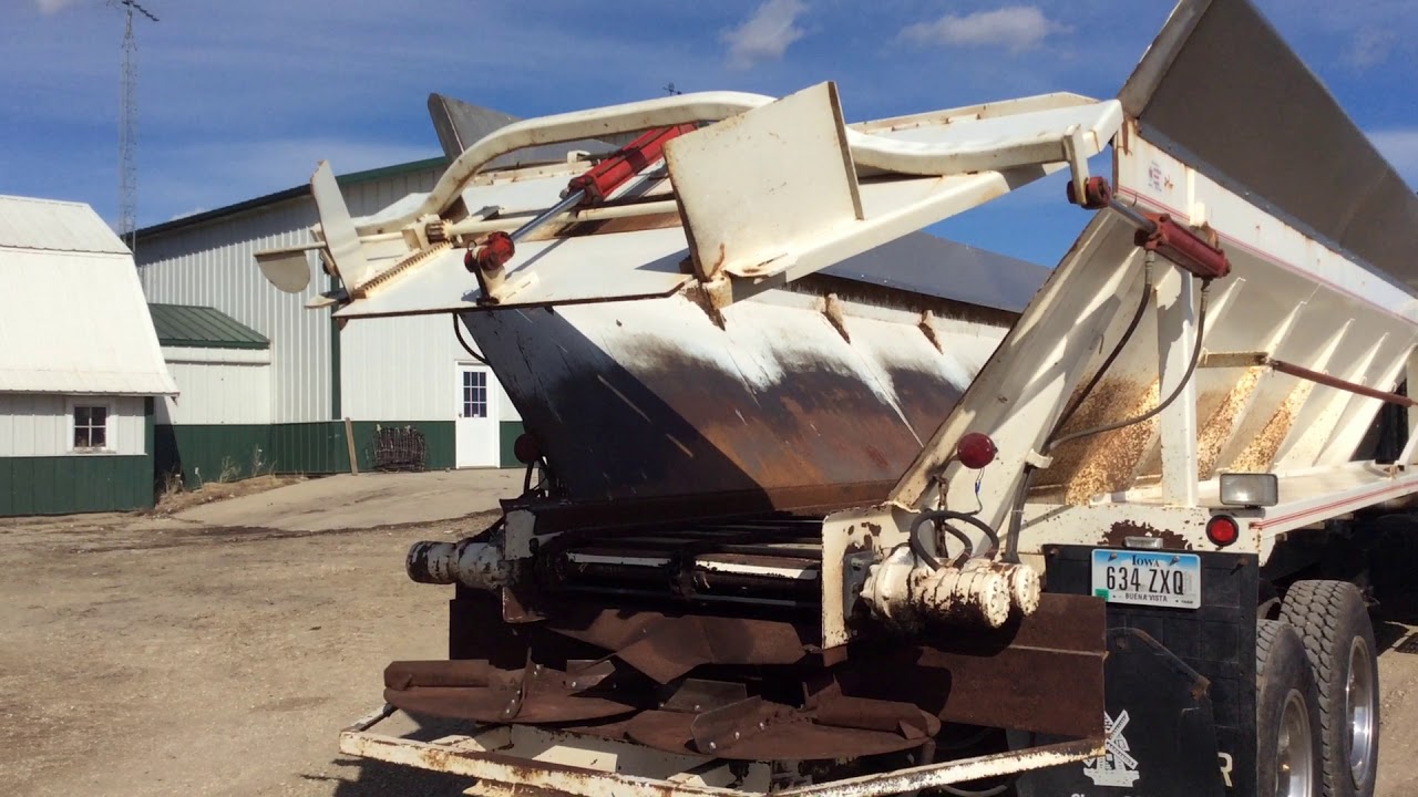 IH 8100 Litter Spreader Truck April 8th Big Iron YouTube