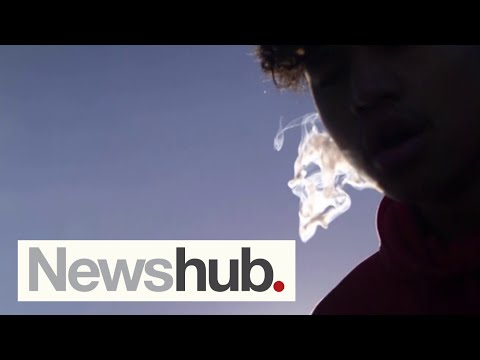 Calls to stop vaping 'epidemic' as children as young as six taking up habit | Newshub