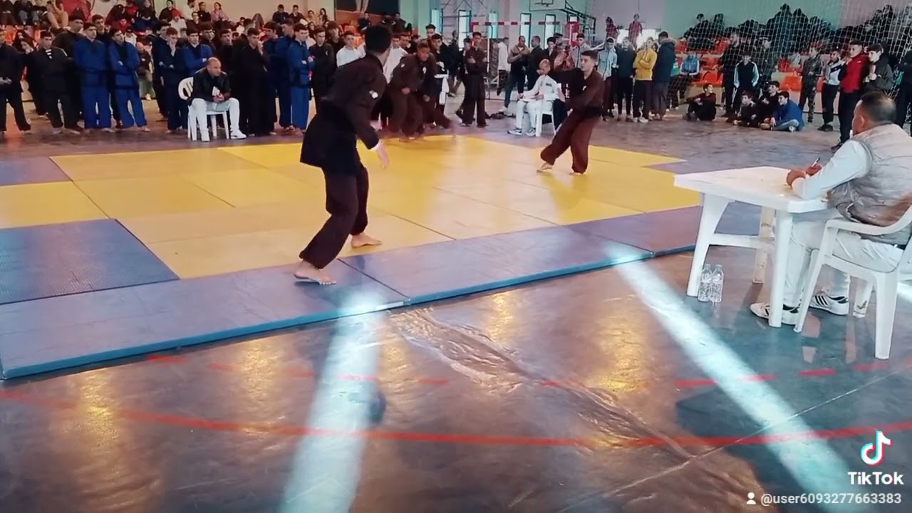 فرحة الفوز بكأس الجزائر vovietnam(4)