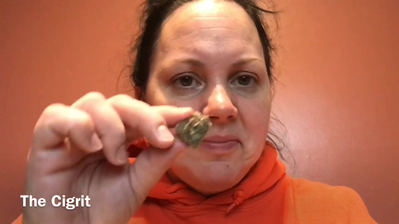 Donna Reviews "4 Star General" (Medical Marijuana) From Cannabismo