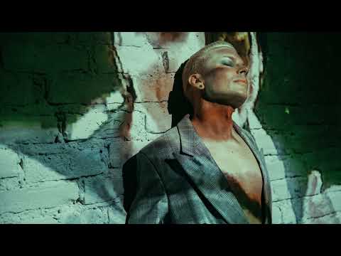Antti Tuisku - Sä mahdut vielä sisään (Audiovideo)