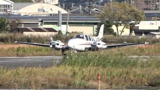 朝日航空Be58バロンJa58Gbの離陸