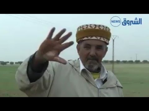 رجل من الجزائر يده تقطر عسل سبحان الله