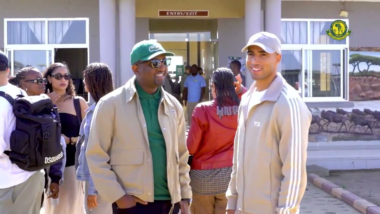 MCHEZAJI WA PSG HAKIMI ALIVYOTUA NA RAIS WA YANGA KUTALII SERENGETI