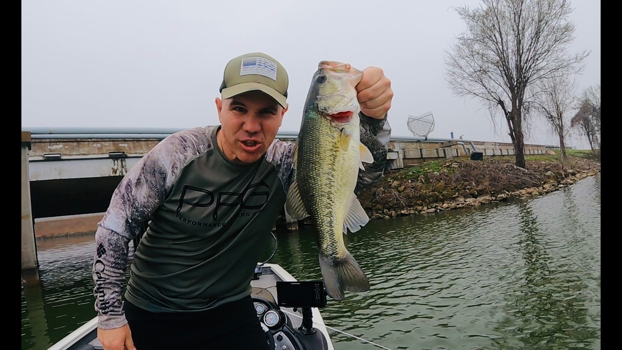 Bass fishing Lake Conroe with Jimmy Cantillo 2-20-2026