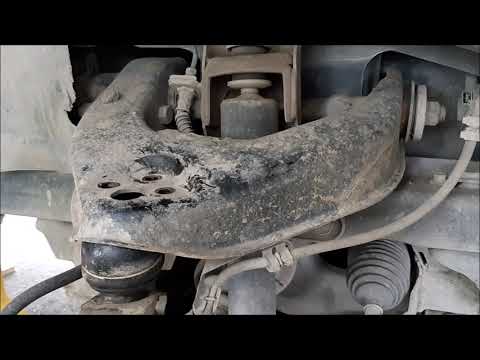 Mitsubishi Delica L400 2003 Upper Ball Joint Spacer Install