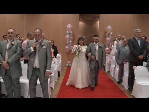 Groom Sings Elvis Number as Bride Walks up Aisle!