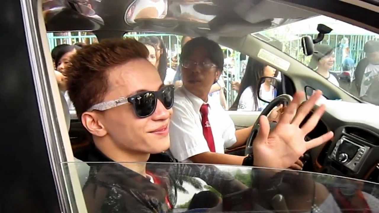 365Daband tạm biệt fan rất dễ thương tại Party với Sao in ĐẦM SEN