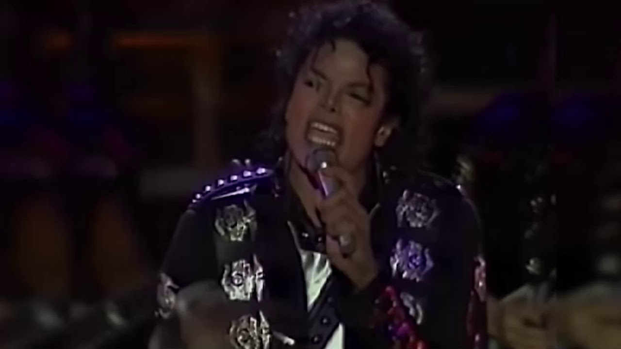 Wanna Be Startin Somethin Live