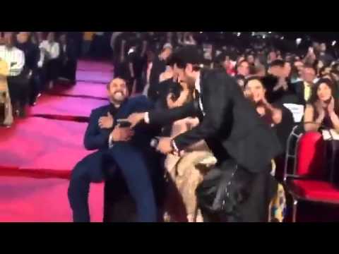 Salman Khan ALMOST falls down his CHAIR LAUGHING 2016