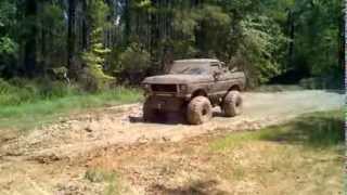 1979 Ford Bronco playin in the mud  400HP   BAD ASS!