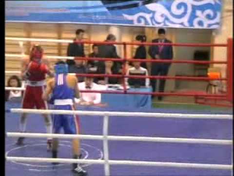 Azeri bokscu ermenini dagitdi