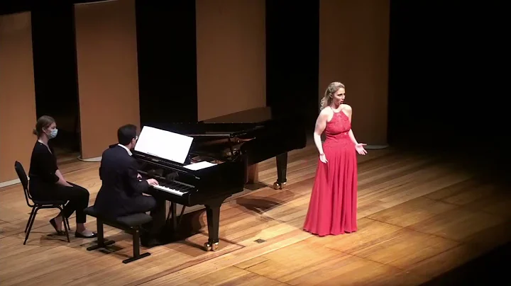 Armatae face et anguibus, Hannah Moss, Soprano