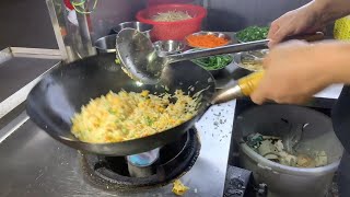 Коллекция чудесной китайской уличной еды, жареного риса и жареной лапши