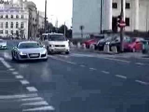 audi-r8-in-warsaw-(x8)