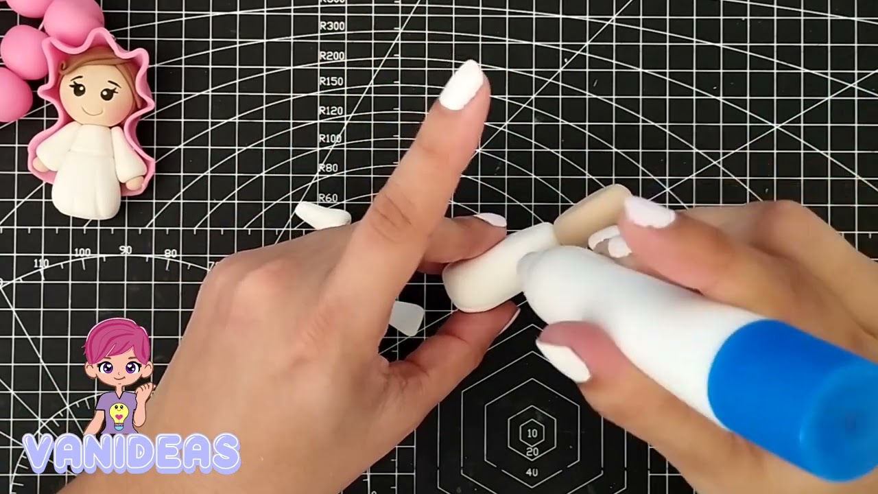 Aplique de Virgencita de porcelana fría