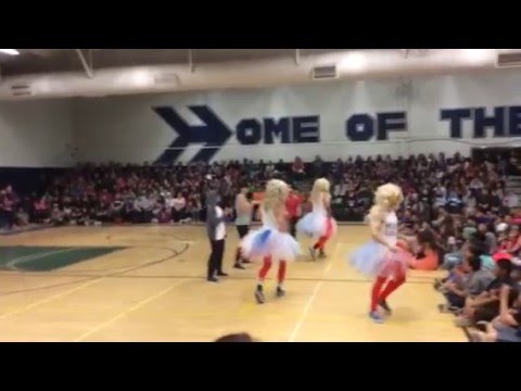 Teachers at Washington academic middle school - YouTube