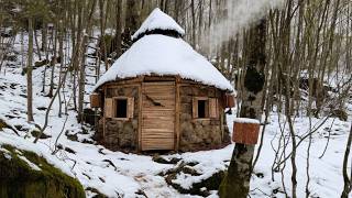 Building to Survive. A Bushcraft Log and Stone House