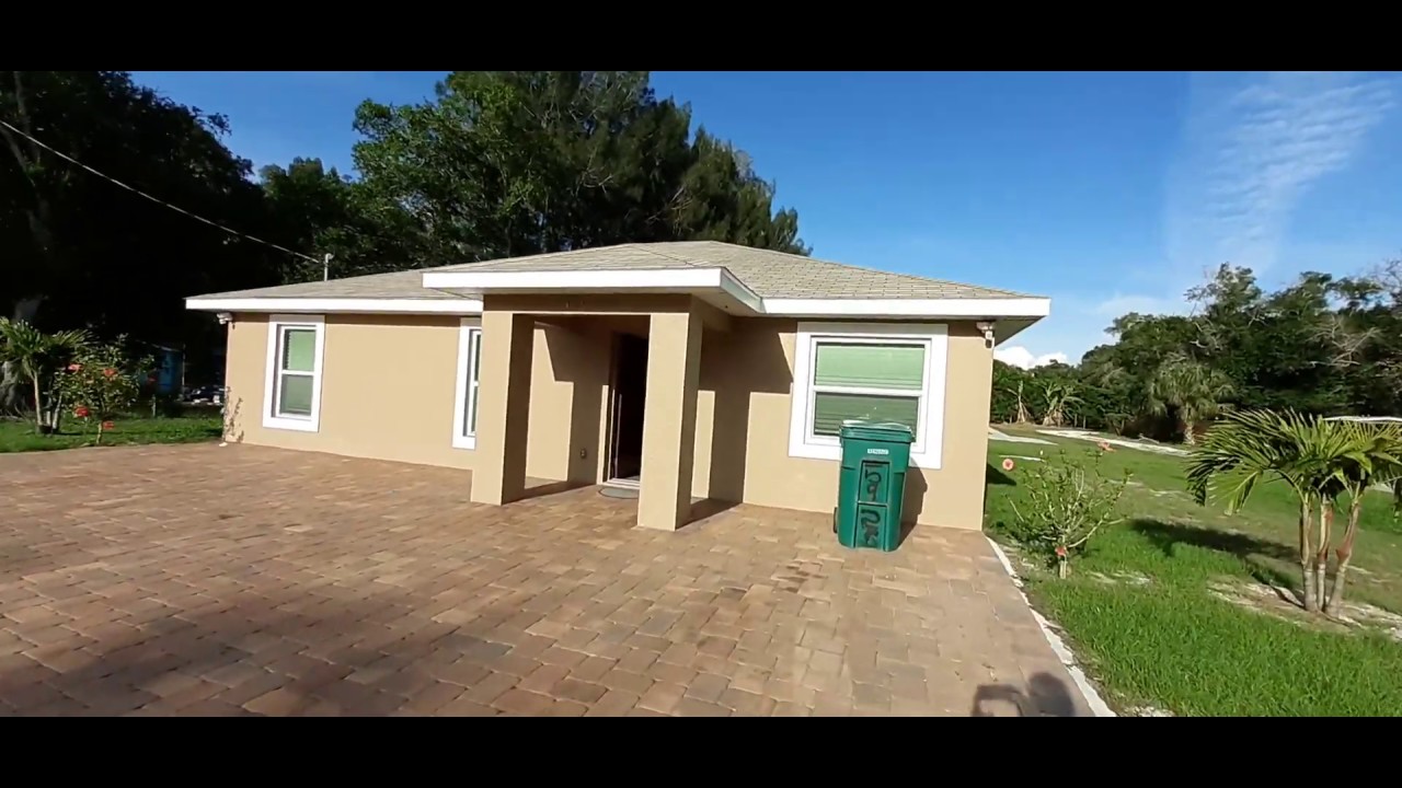 BRADENTON Home for sale in FL with 3 br, 2 bath on 0,3 acre land, with