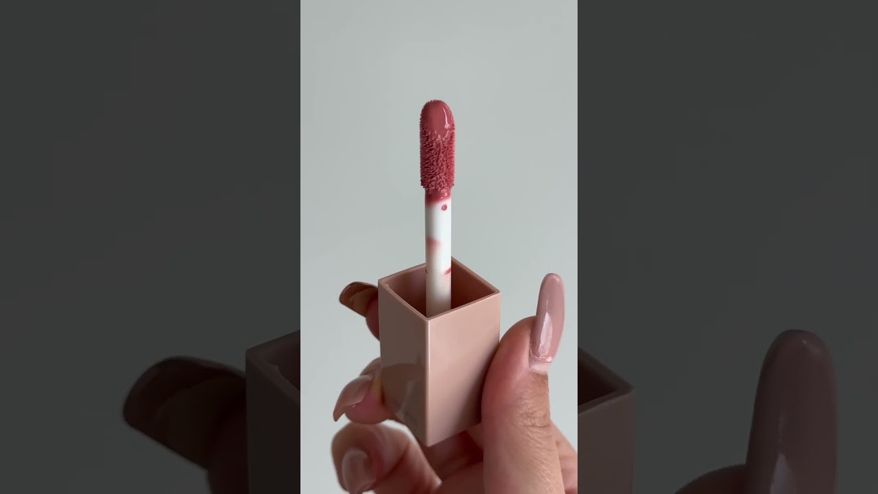 Maybelline Lifter Gloss in shade : 006 Reef 💕 