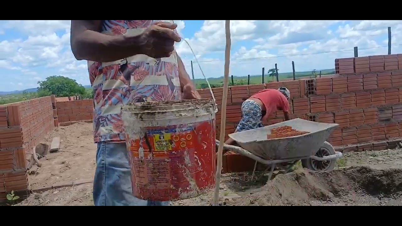 Comemorando o aniversario na roça trabalhando 