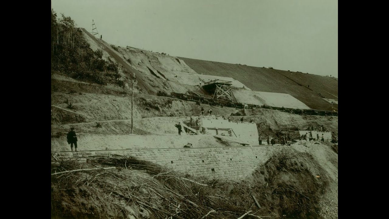 The Oka River Embankment near Nizhny Novgorod 1904