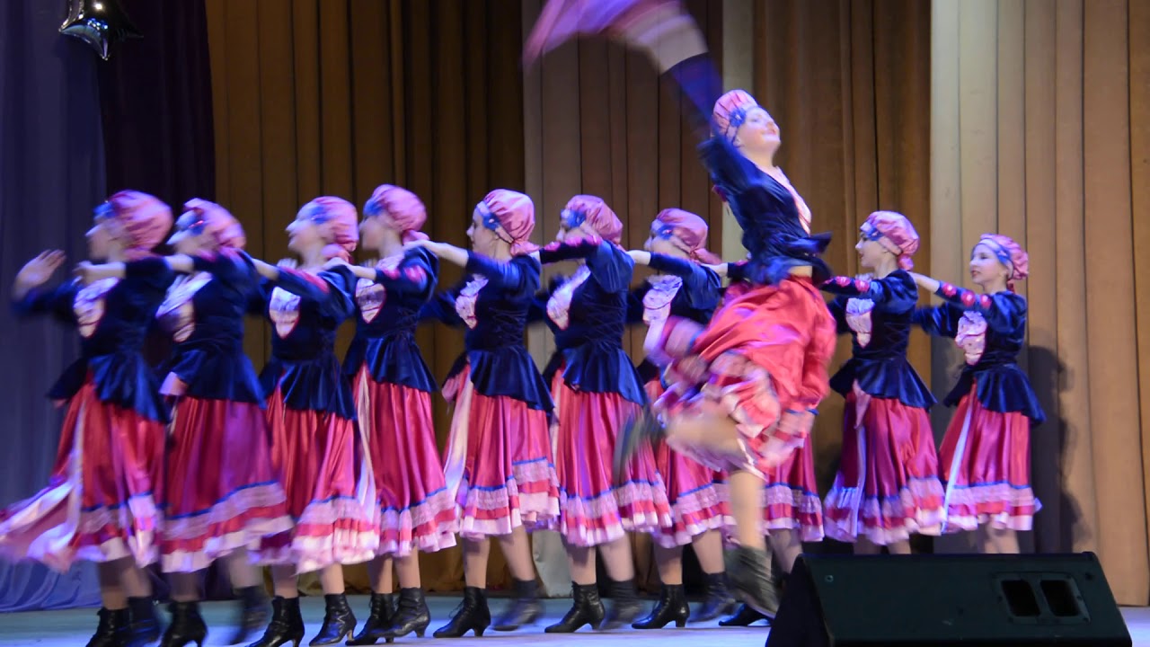 Народний ансамбль танцю 