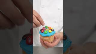 luxo makes cocktail cupcakes