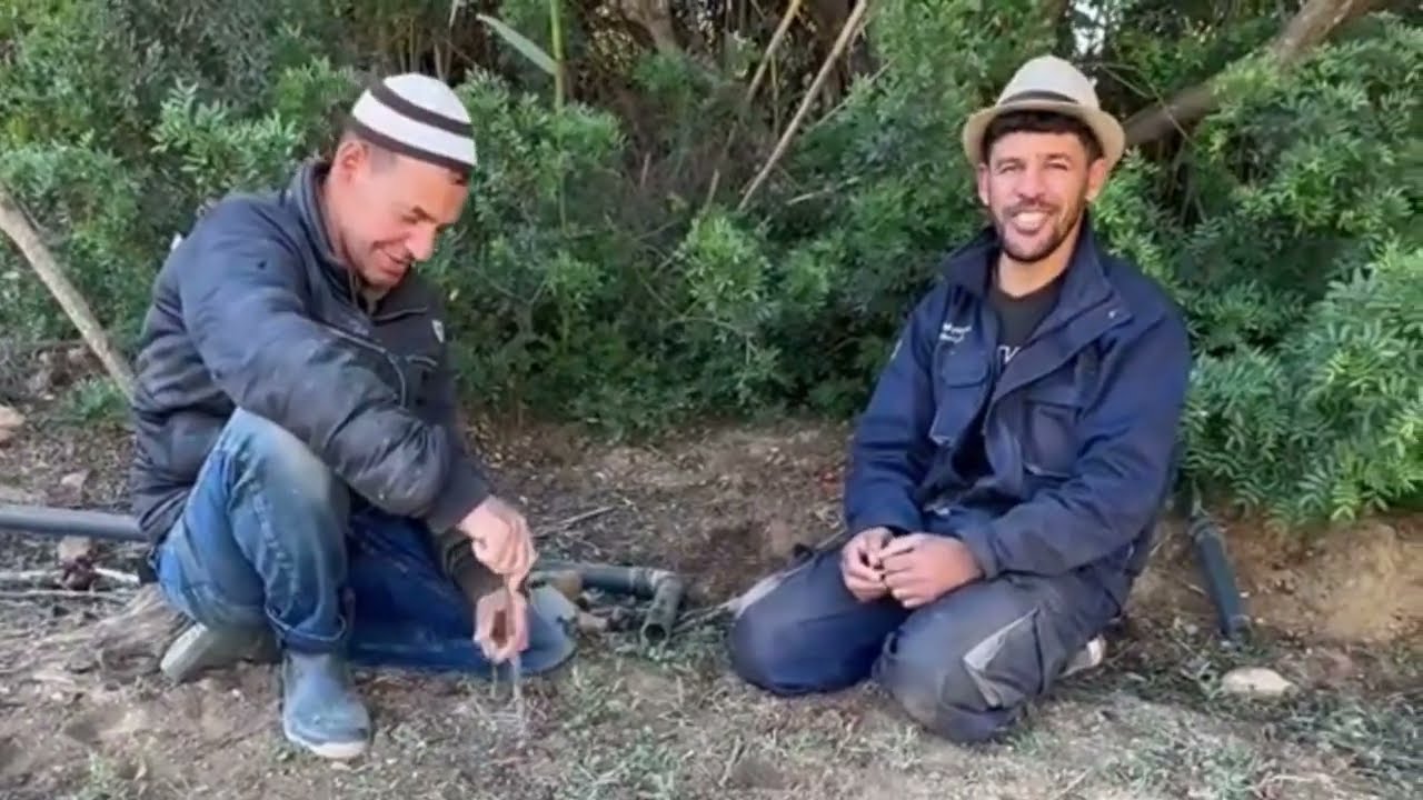 نعنوع حاب يرجع بناء ماصو و يدير الميلود مساعد  ويهربو للحاج