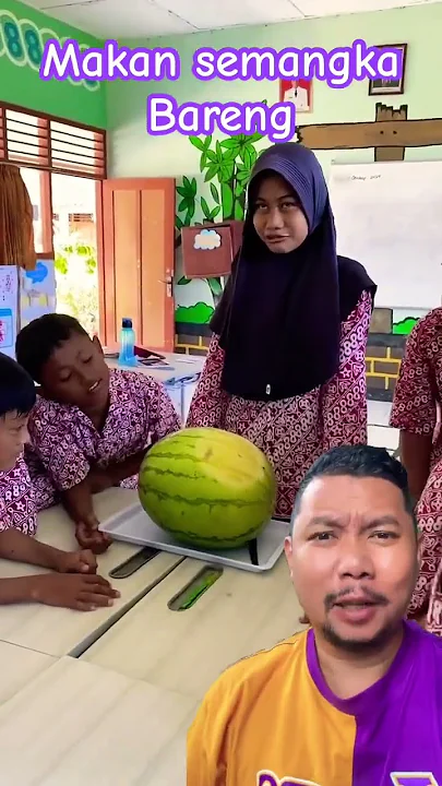 MAKAN SEMANGKA BARENG!!?? #semangka #buah #kuliner #makan #lucu