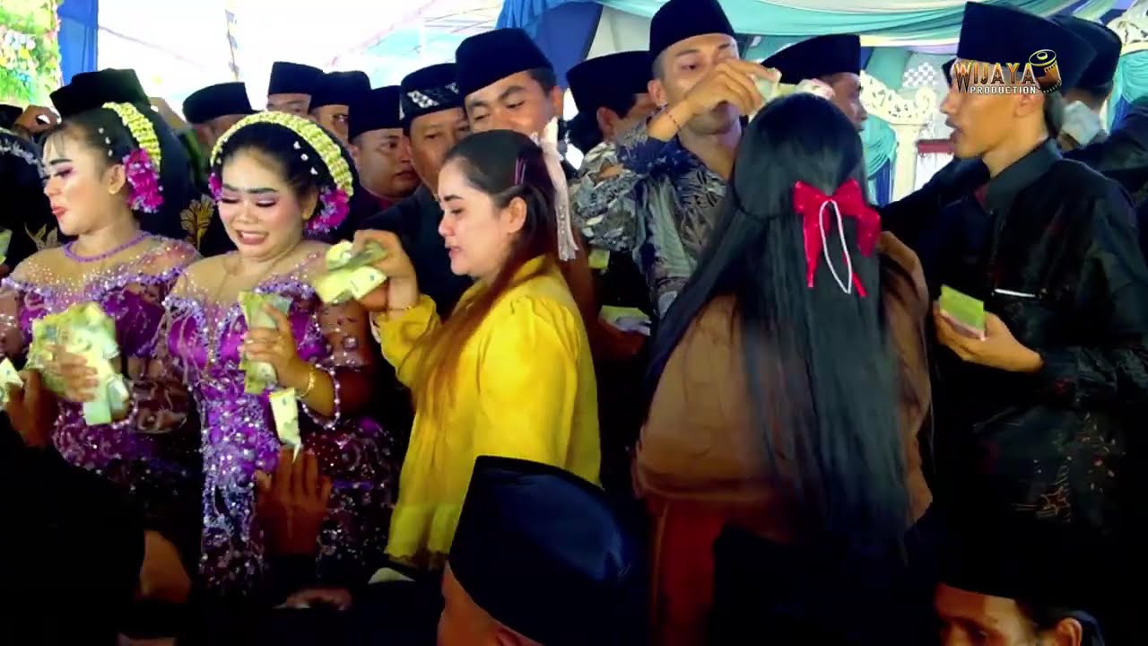 DUA SEJOLI PUTRI FAMILI TAYUB MADURA