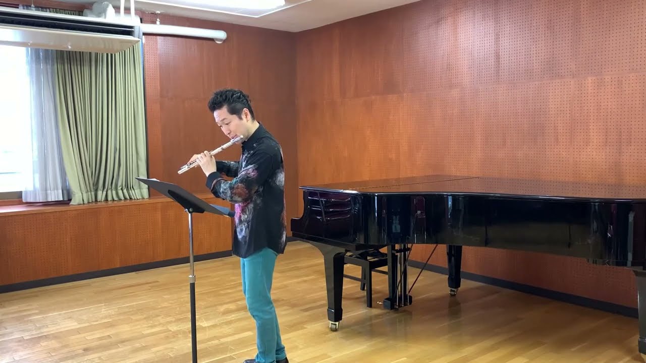 Szunyogh Capriccio スニョグ:カプリッチョ フルート神田勇哉 - YouTube