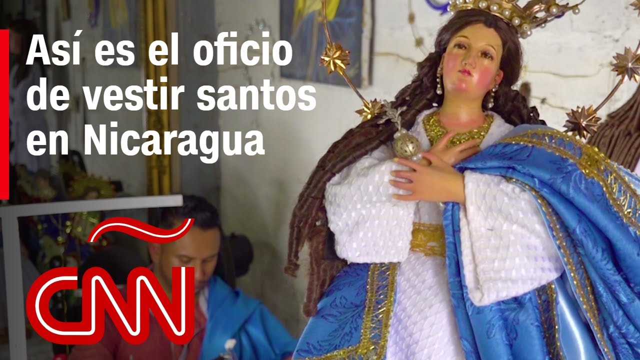 Conoce al joven que vive de diseñar y vestir santos en Nicaragua