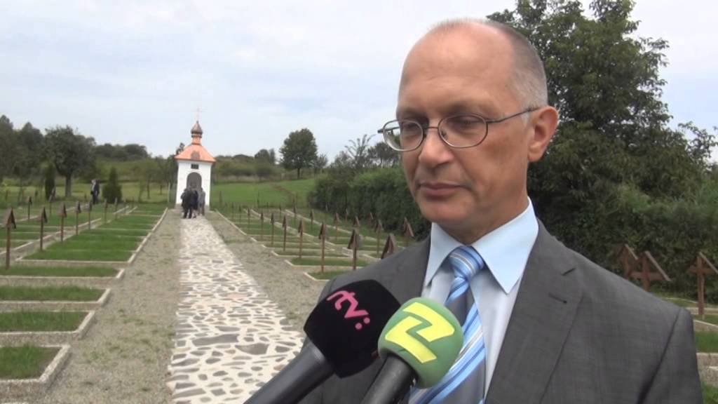 Posvätili vojnový cintorín v Ladomirovej